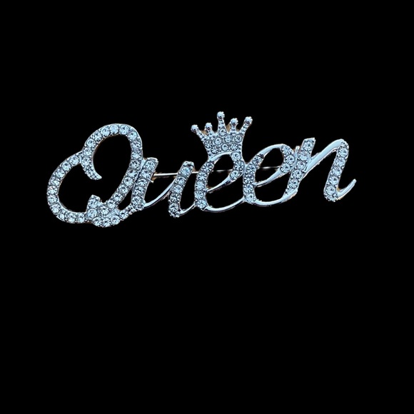 Jewelry - 👑Queen sparkling brooch